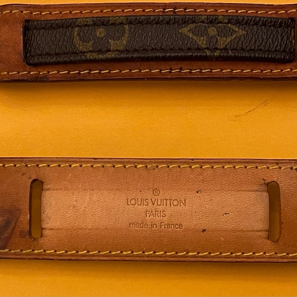 Authentic LV leather shoulder strap pad , GC - Picture 4 of 5